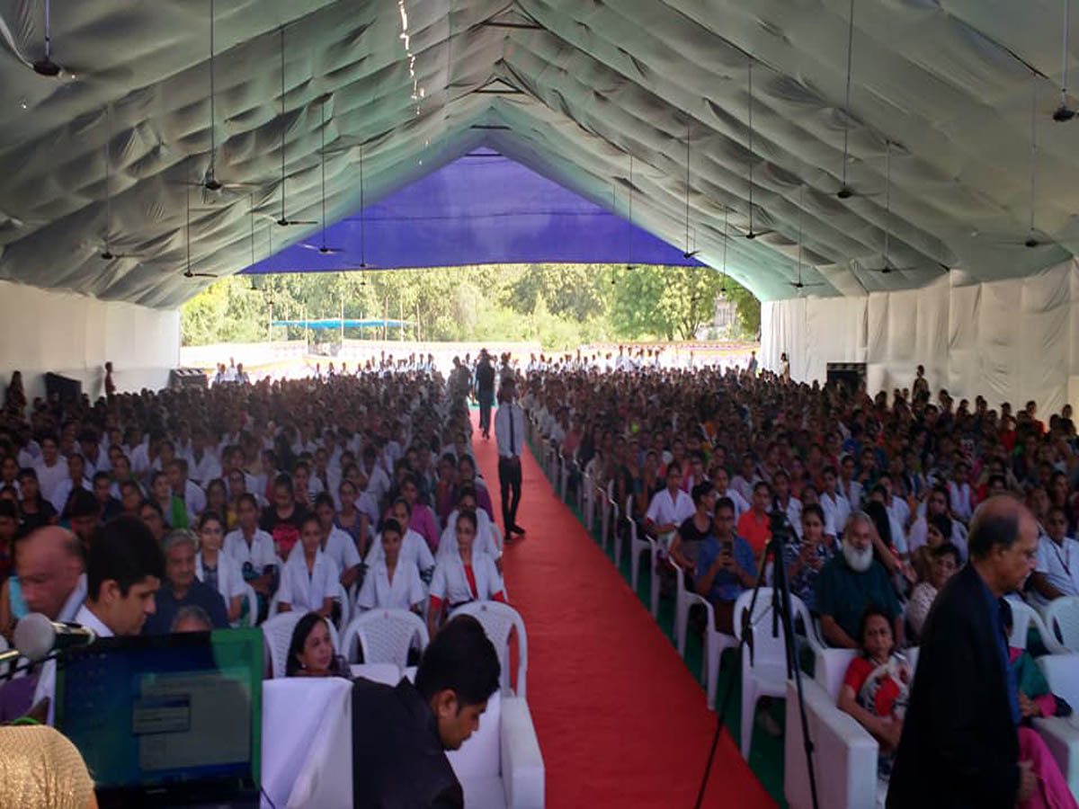 eye hospital in gandhinagar